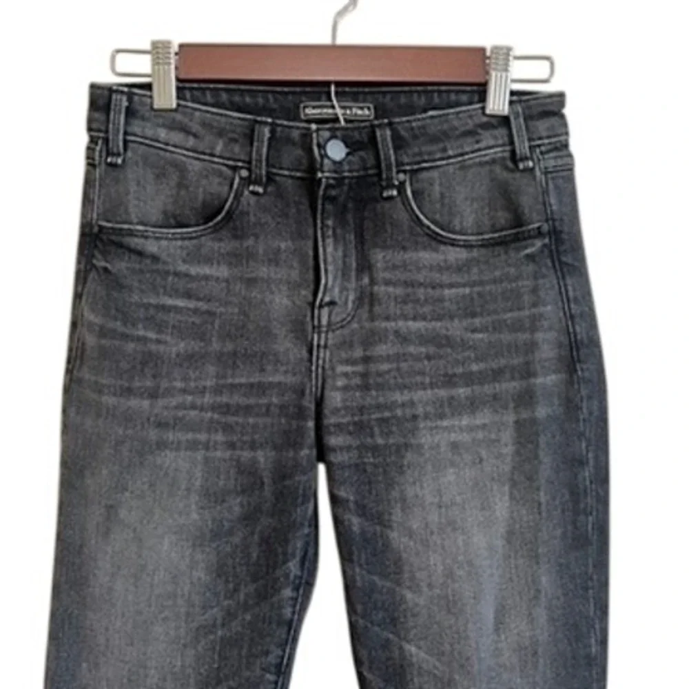 Abercrombie &‎ Fitch Women's Black Wash High Rise Flare Cropped Jeans